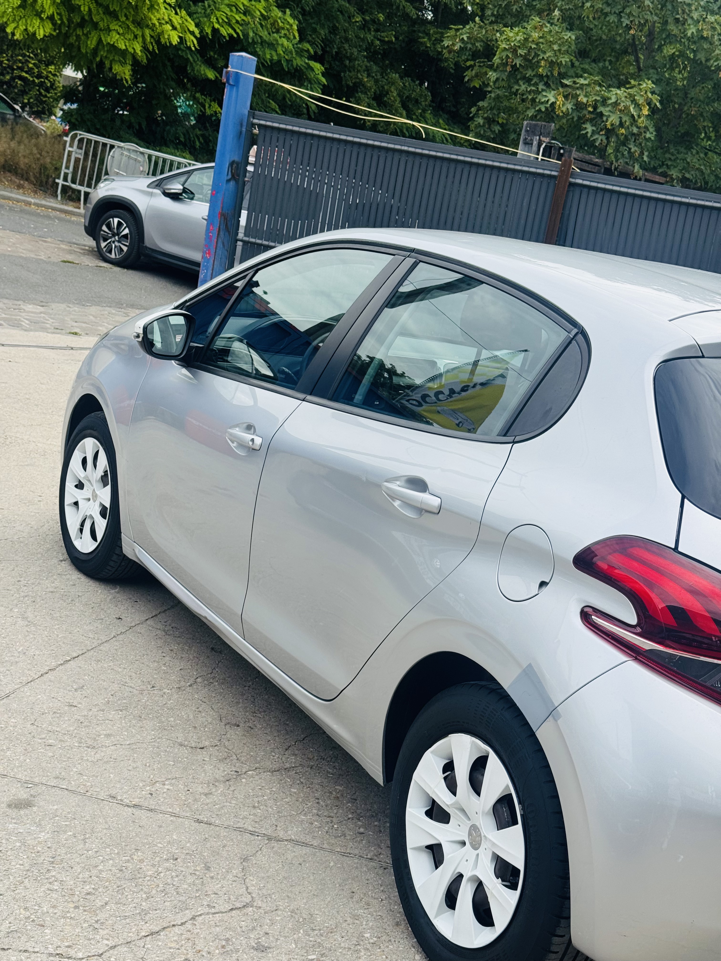 PEUGEOT 208 1.0 PURE TECH 68 LIKE photo 5