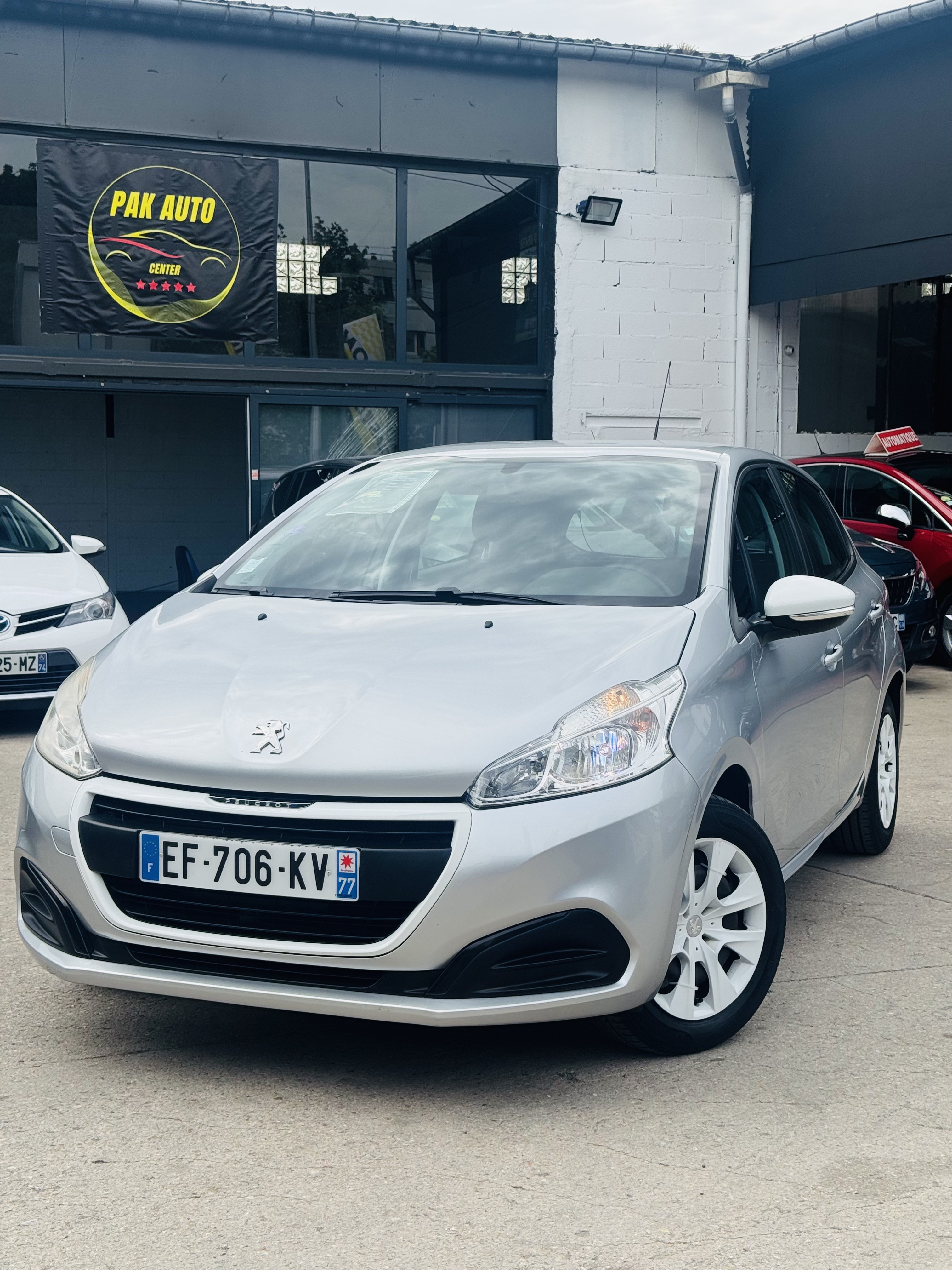 PEUGEOT 208 1.0 PURE TECH 68 LIKE photo 4