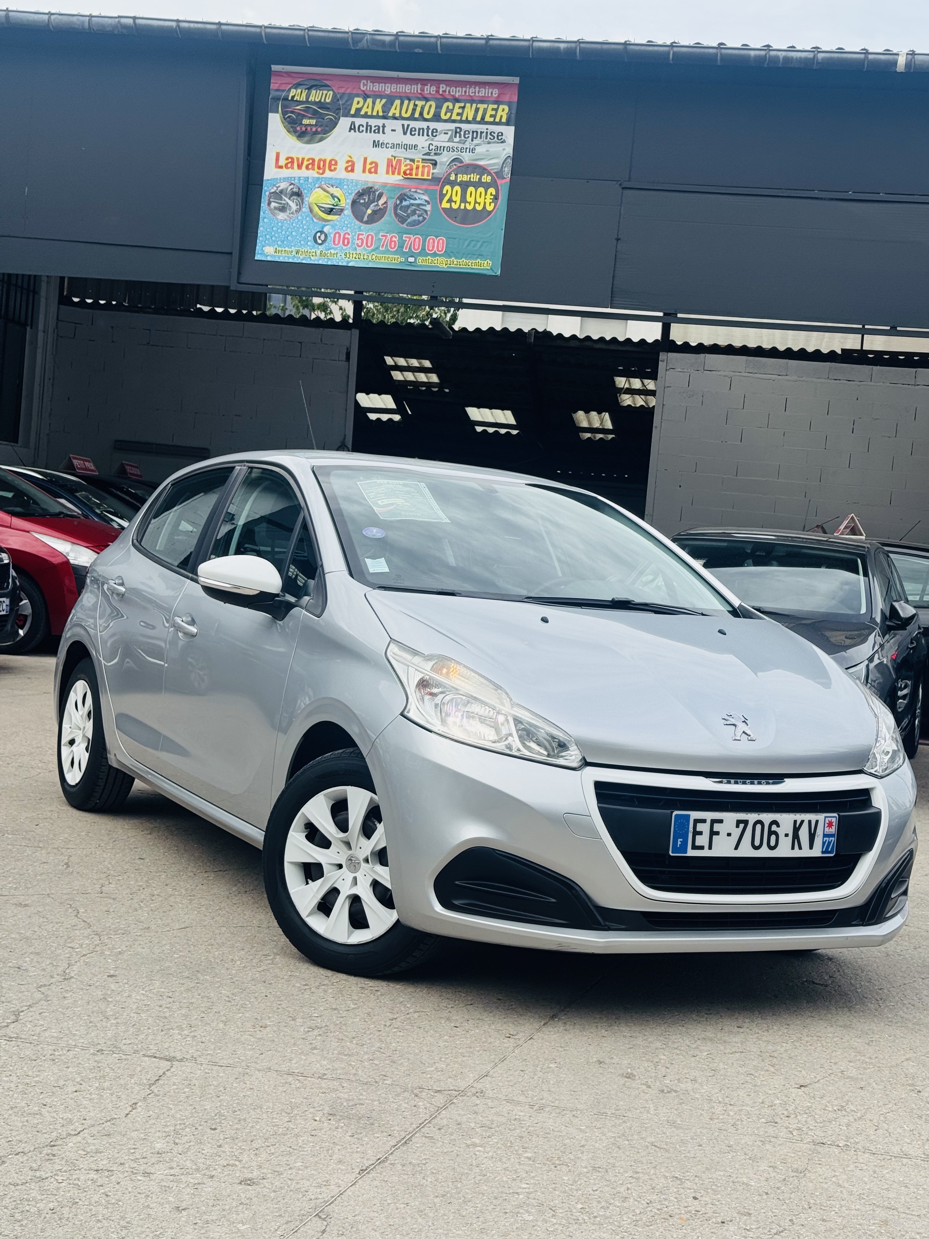 PEUGEOT 208 1.0 PURE TECH 68 LIKE photo 2