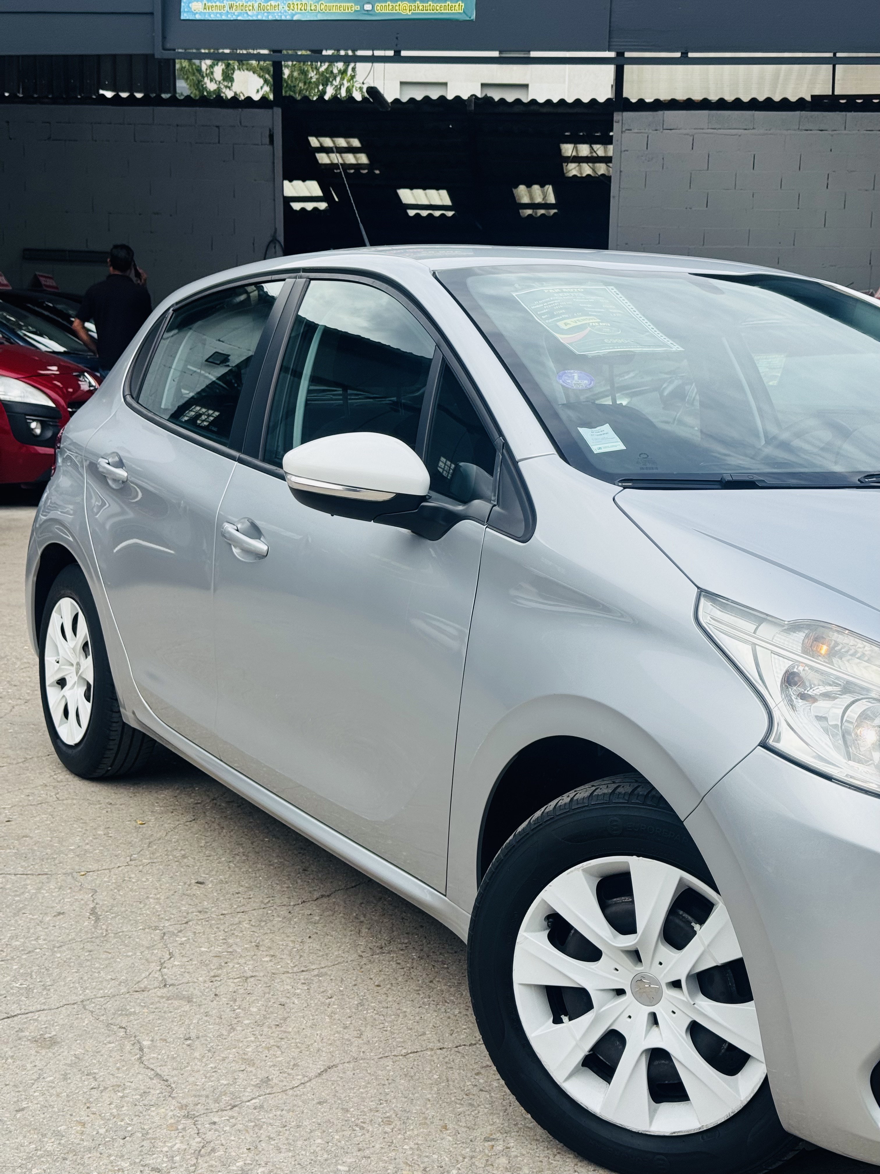 PEUGEOT 208 1.0 PURE TECH 68 LIKE photo 3