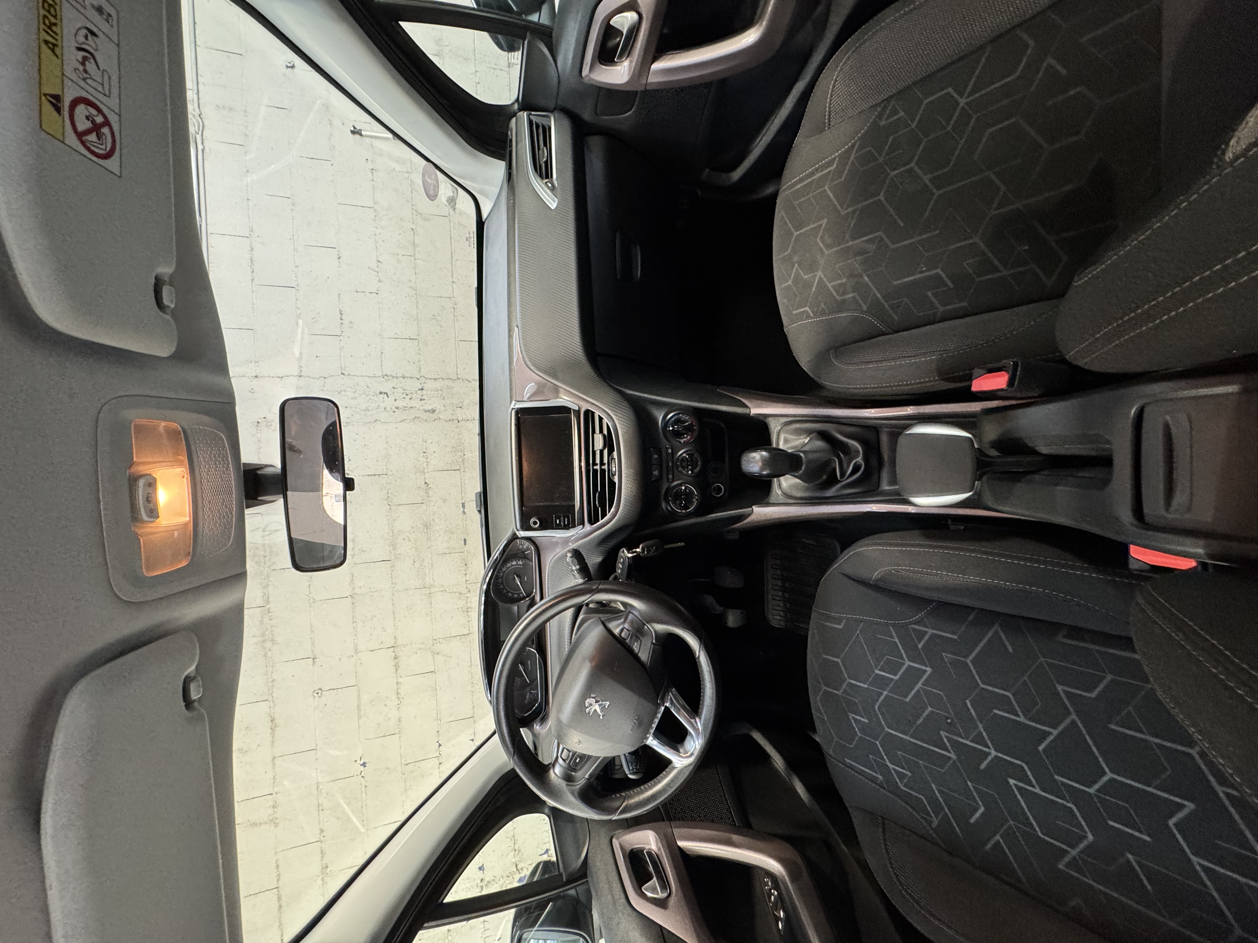 PEUGEOT 2008 1.2 PURE TECH 82 ACCESS photo 9