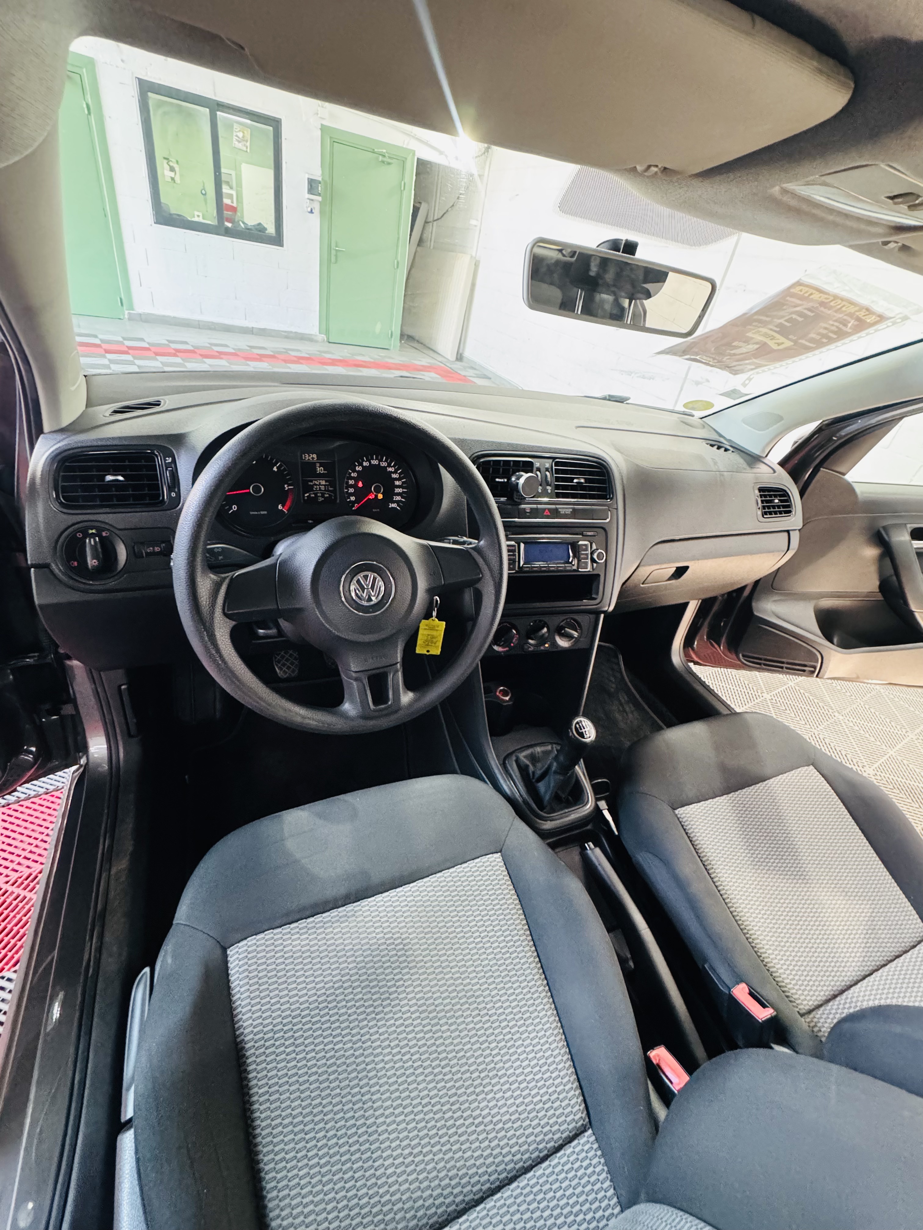 VOLKSWAGEN POLO 1.6 TDI 75 CONFORTLINE photo 9