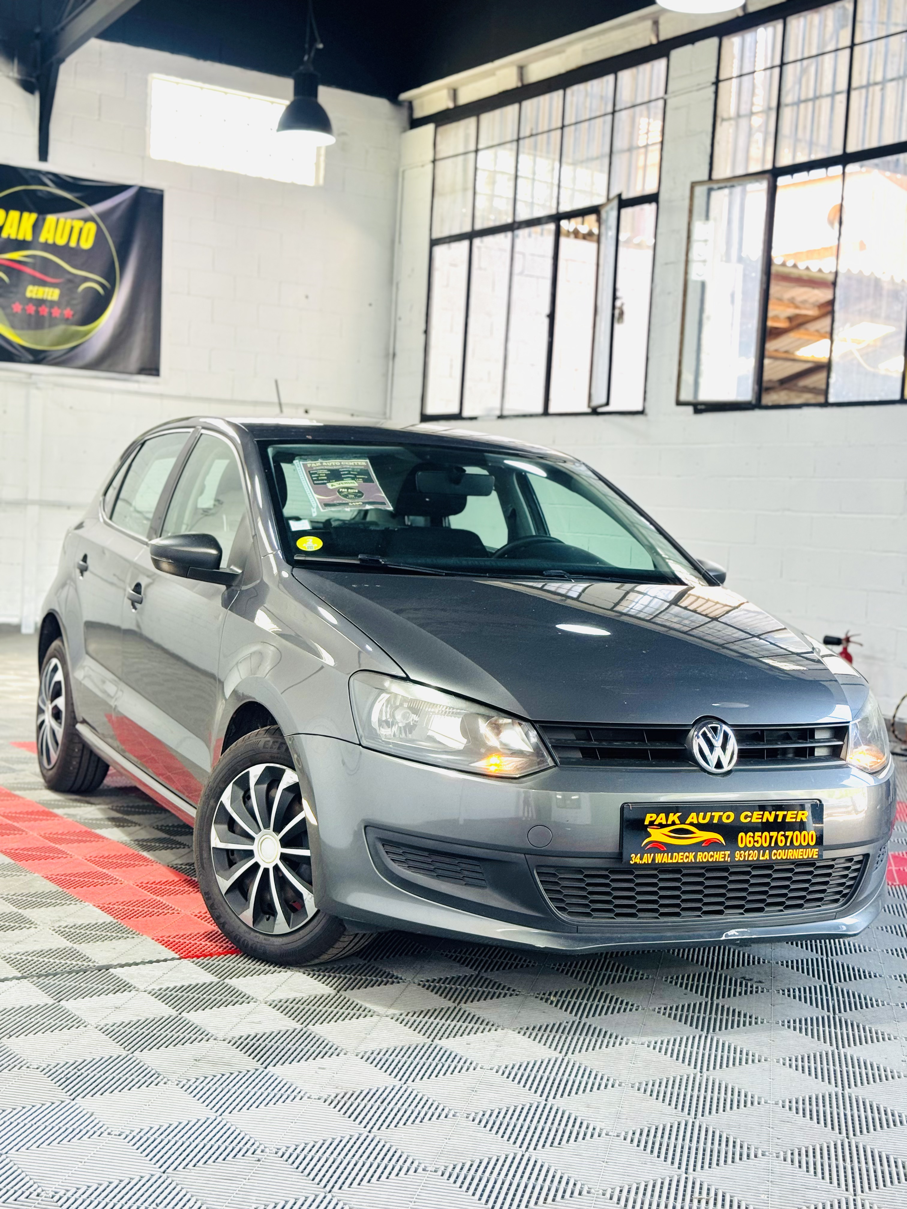 VOLKSWAGEN POLO 1.6 TDI 75 CONFORTLINE photo 6