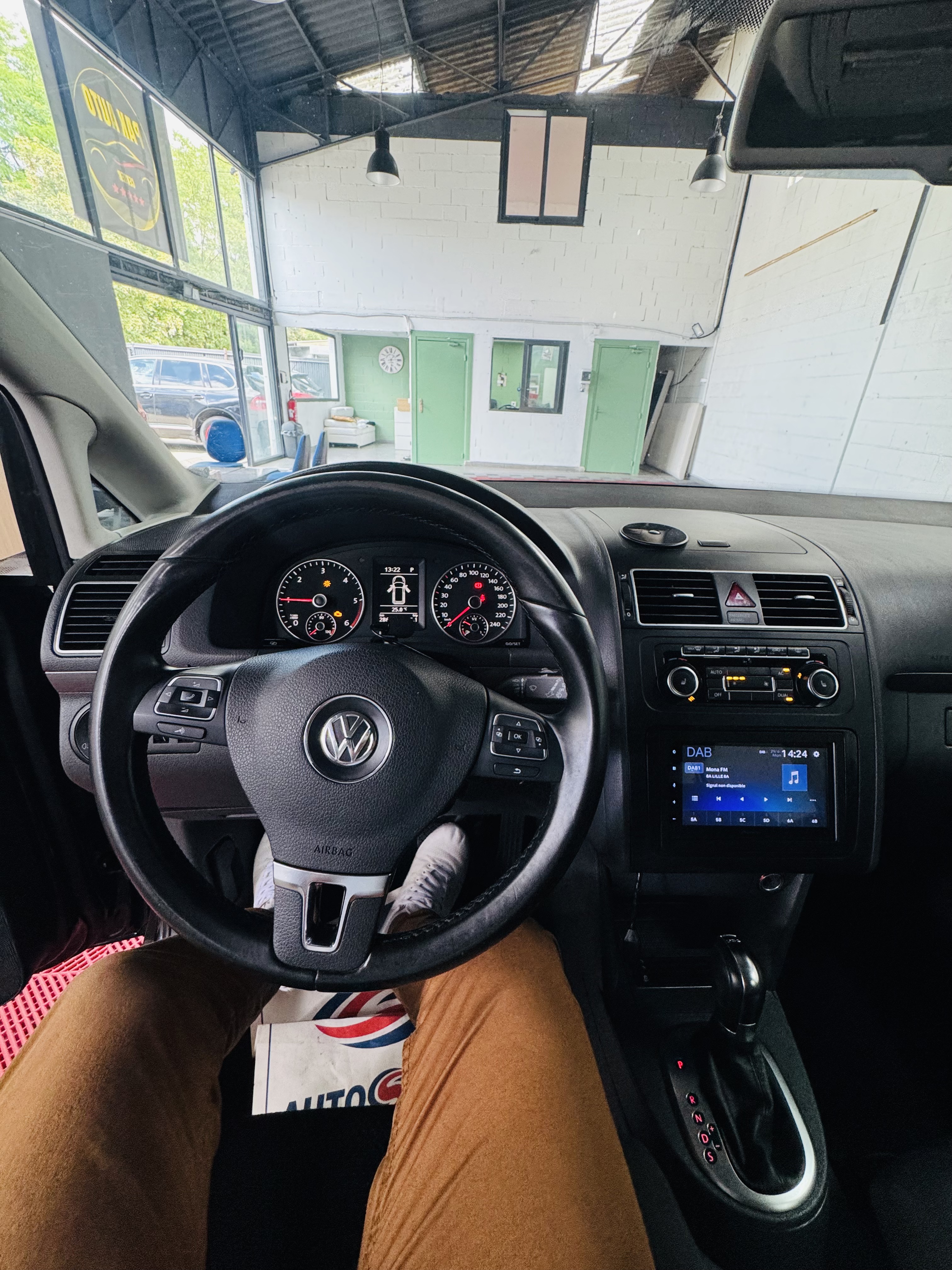 VOLKSWAGEN TOURAN 2.0 TDI 140 MATCH DSG photo 9