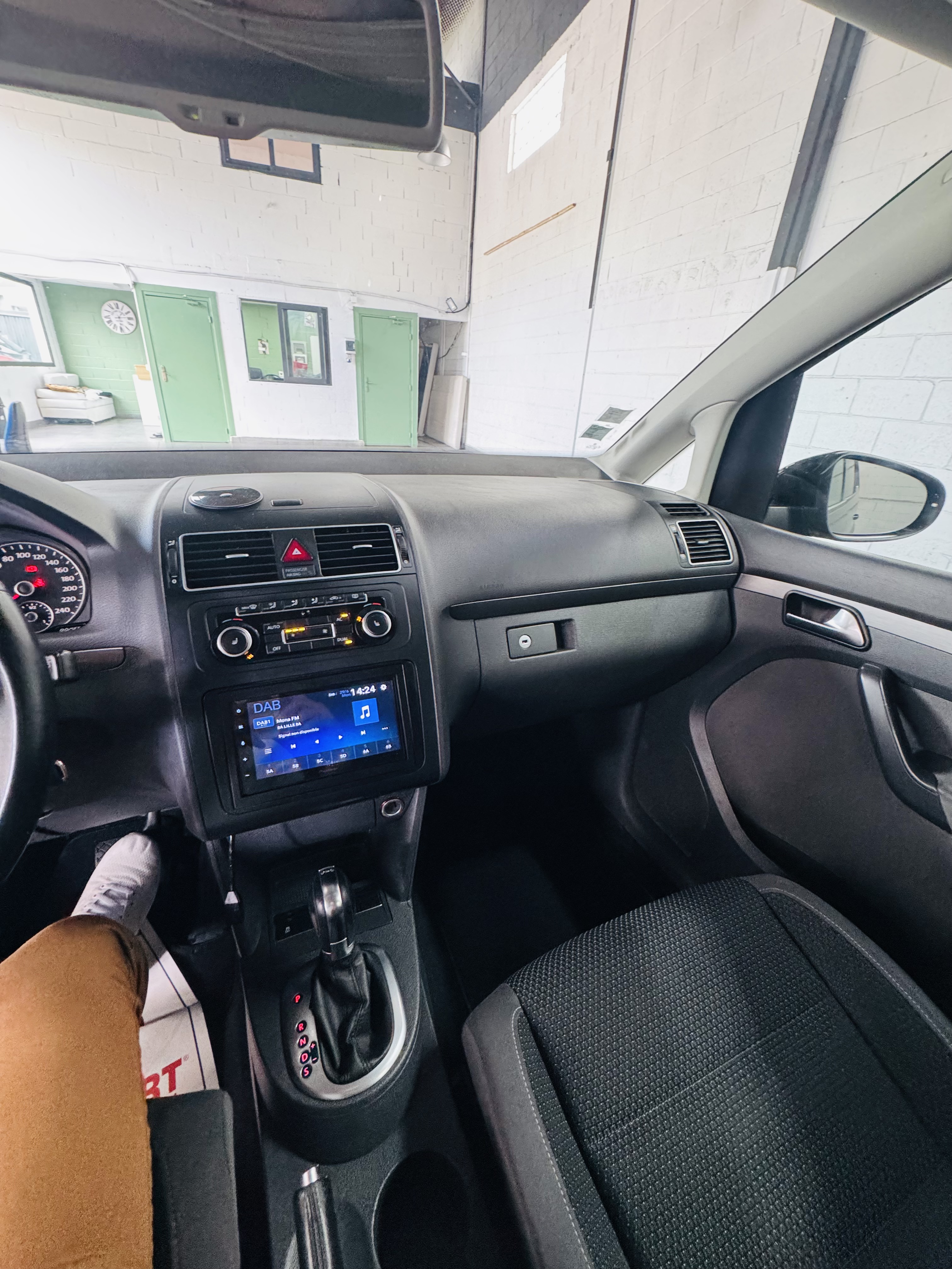 VOLKSWAGEN TOURAN 2.0 TDI 140 MATCH DSG photo 10