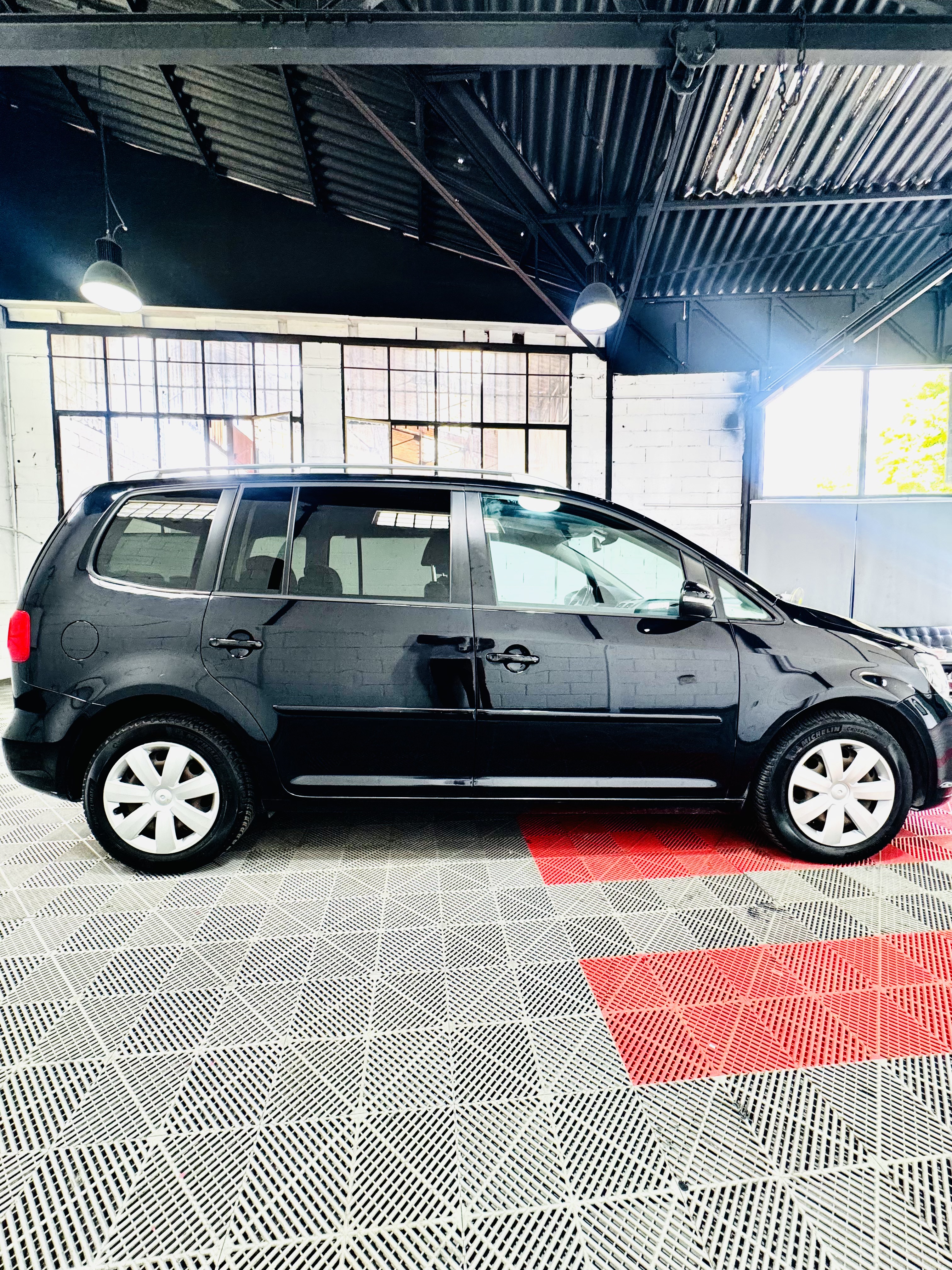 VOLKSWAGEN TOURAN 2.0 TDI 140 MATCH DSG photo 3